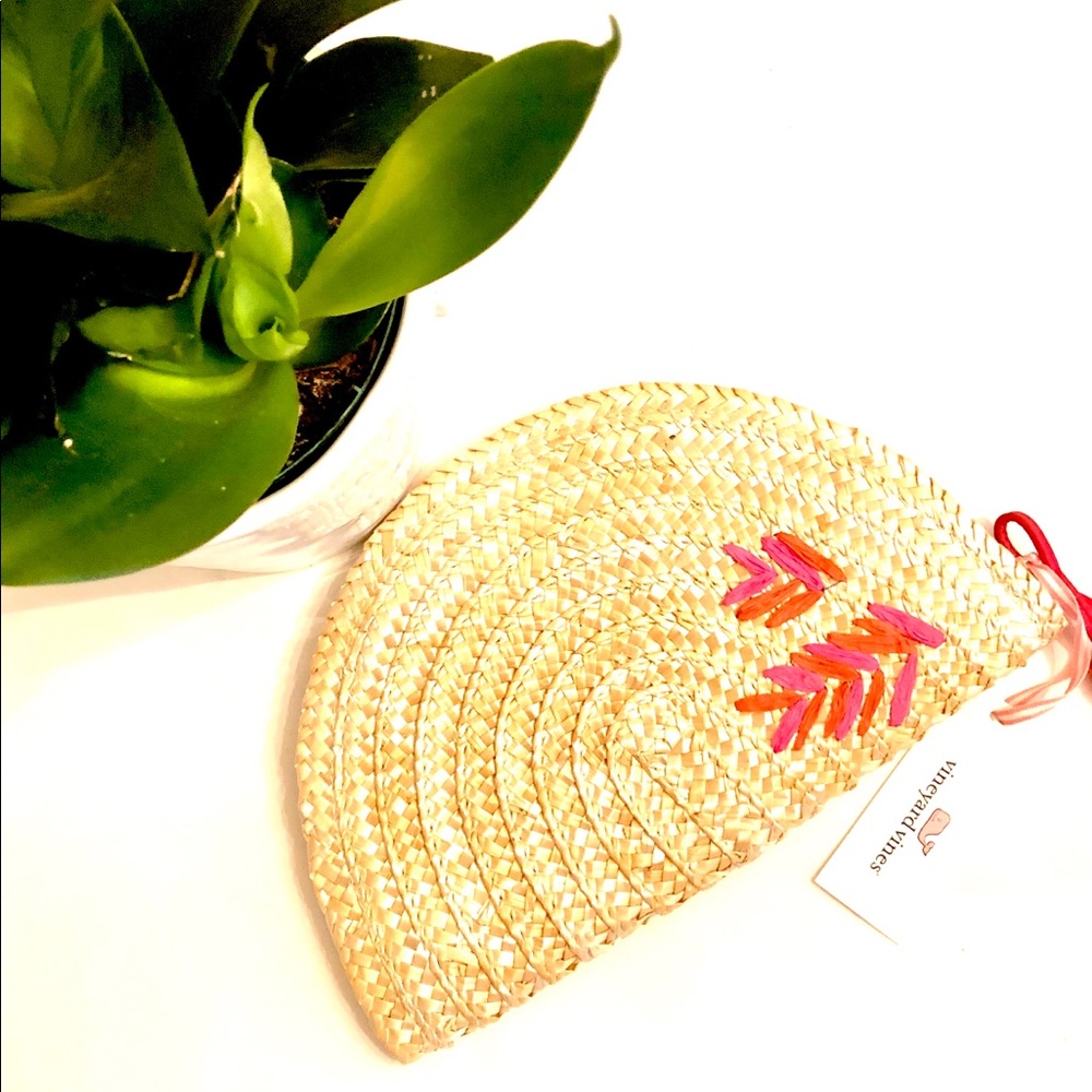 NWT Vinyard Vines Straw Clutch